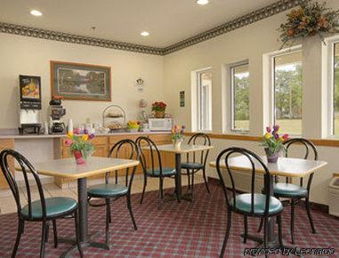 Super 8 By Wyndham Cresco Ia Hotel Restaurant photo