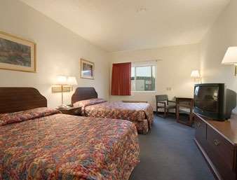 Super 8 By Wyndham Cresco Ia Hotel Room photo